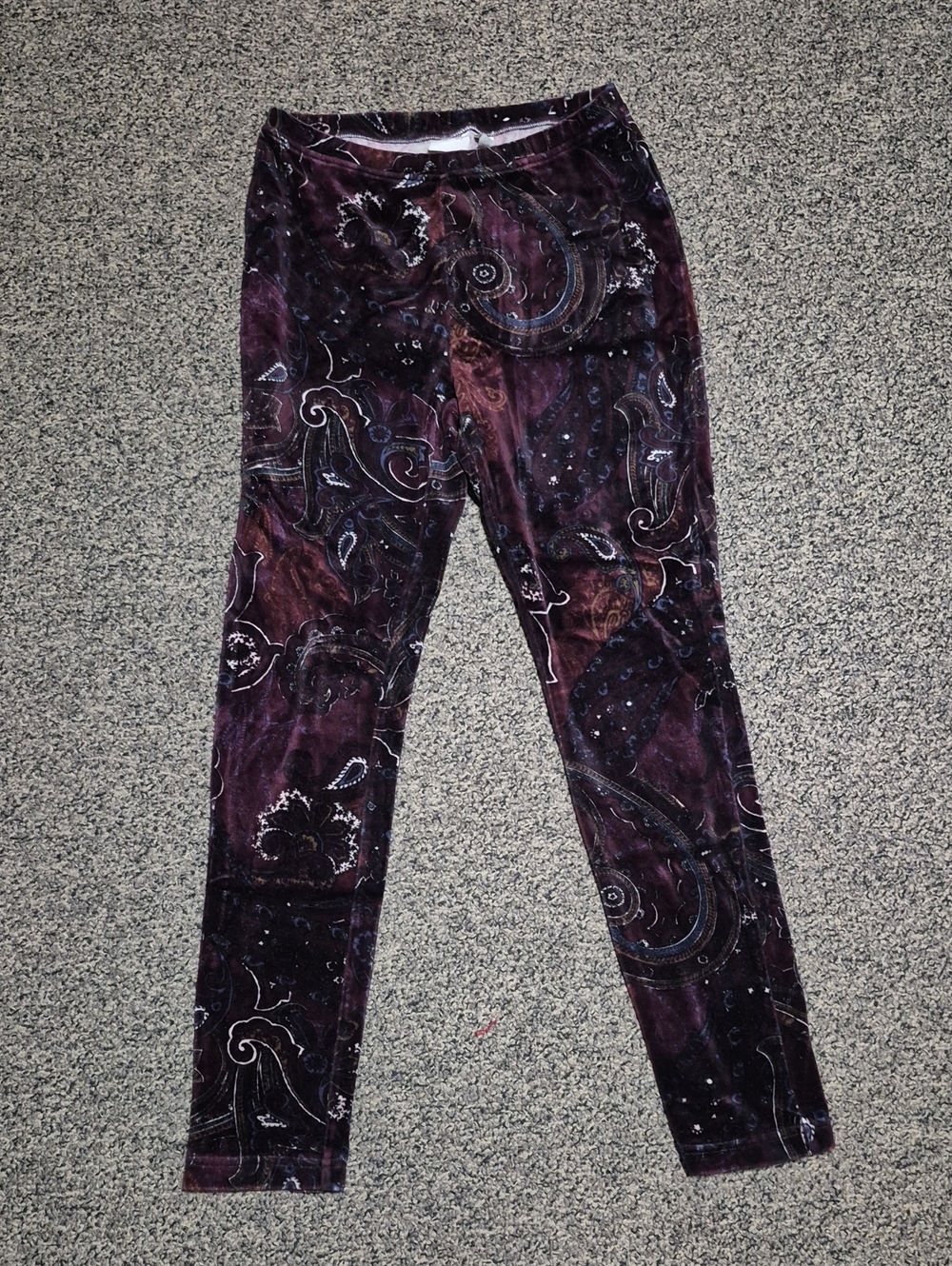 Velvet Paisley Leggings in Deep Plum